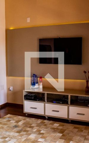 Casa à venda com 221m², 3 quartos e 5 vagas Casa à venda com 221m², 3 quartos e 5 vagasSala