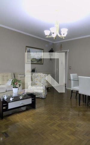 Casa à venda com 190m², 4 quartos e 3 vagas Casa à venda com 190m², 4 quartos e 3 vagasSala