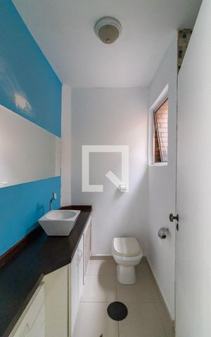 Casa para alugar com 65m², 2 quartos e sem vaga Casa para alugar com 65m², 2 quartos e sem vagaBanheiro