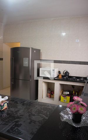 Casa à venda com 160m², 2 quartos e 2 vagas Casa à venda com 160m², 2 quartos e 2 vagasCozinha