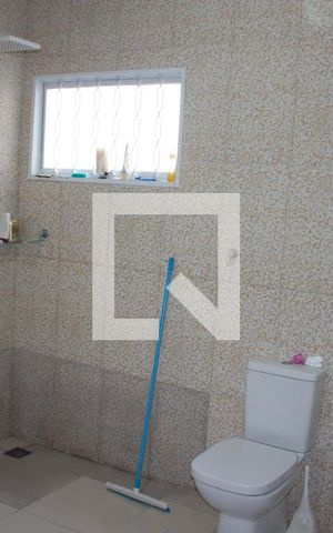 Casa à venda com 160m², 2 quartos e 2 vagas Casa à venda com 160m², 2 quartos e 2 vagasBanheiro da Suíte