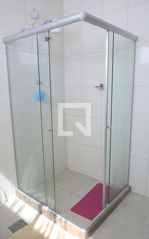 Casa para alugar com 350m², 5 quartos e 3 vagasBanheiro Corredor