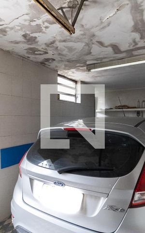 Casa à venda com 200m², 4 quartos e 1 vaga Casa à venda com 200m², 4 quartos e 1 vagaGaragem