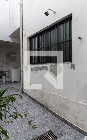 Casa à venda com 200m², 4 quartos e 1 vaga Casa à venda com 200m², 4 quartos e 1 vagaQuintal