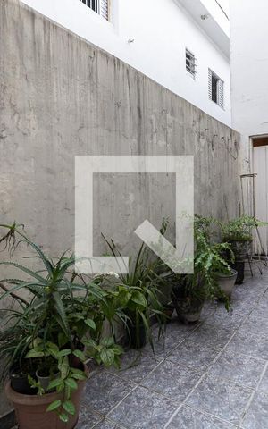 Casa à venda com 200m², 4 quartos e 1 vaga Casa à venda com 200m², 4 quartos e 1 vagaQuintal