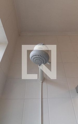 Casa à venda com 200m², 4 quartos e 1 vaga Casa à venda com 200m², 4 quartos e 1 vagaBanheiro Social