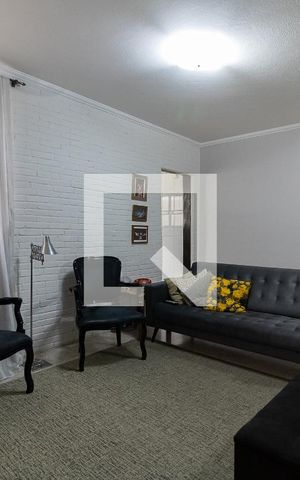 Casa à venda com 200m², 4 quartos e 1 vaga Casa à venda com 200m², 4 quartos e 1 vagaSala