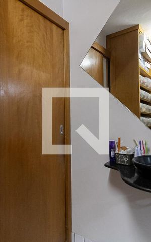 Casa à venda com 200m², 4 quartos e 1 vaga Casa à venda com 200m², 4 quartos e 1 vagaLavabo da Suíte