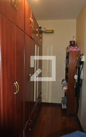 Casa à venda com 500m², 5 quartos e 5 vagasCloset do quarto 4
