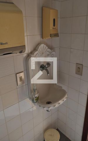 Casa à venda com 500m², 5 quartos e 5 vagasBanheiro de Serviço