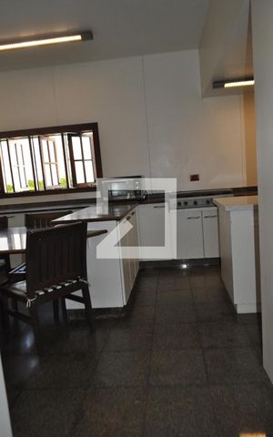 Casa à venda com 500m², 5 quartos e 5 vagasCozinha - Armários