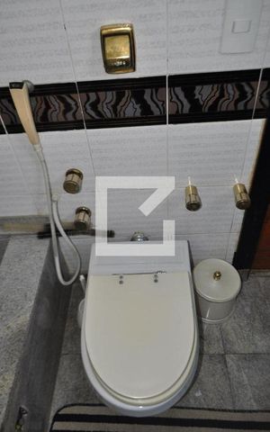 Casa à venda com 500m², 5 quartos e 5 vagasBanheiro do Quarto 1