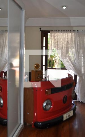 Casa à venda com 500m², 5 quartos e 5 vagasQuarto 3 - Armários
