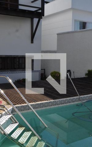 Casa à venda com 500m², 5 quartos e 5 vagasPiscina