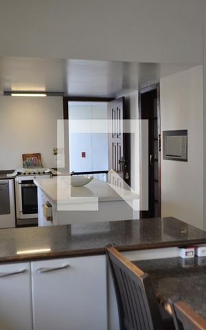 Casa à venda com 500m², 5 quartos e 5 vagasCozinha - Armários