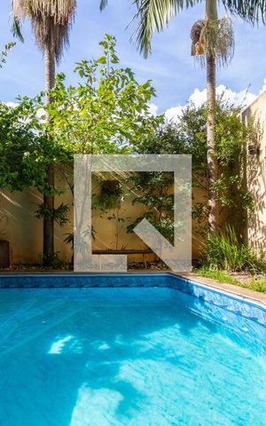 Casa para alugar com 350m², 3 quartos e 3 vagas Casa para alugar com 350m², 3 quartos e 3 vagasÁrea da Piscina