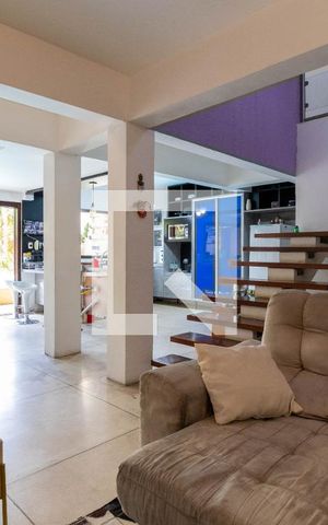 Casa para alugar com 350m², 3 quartos e 3 vagas Casa para alugar com 350m², 3 quartos e 3 vagasSala de Estar 2