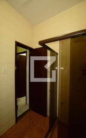 Casa à venda com 250m², 2 quartos e 3 vagasBanheiro