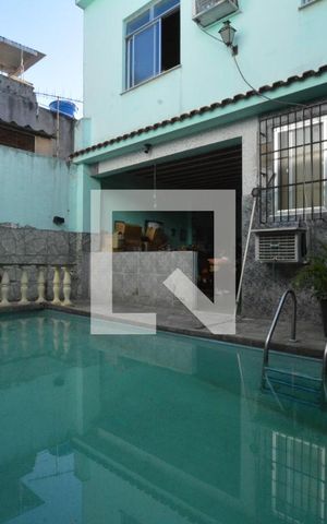 Casa à venda com 250m², 2 quartos e 3 vagasÁrea comum - Piscina