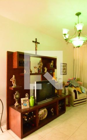 Casa à venda com 250m², 2 quartos e 3 vagasSala