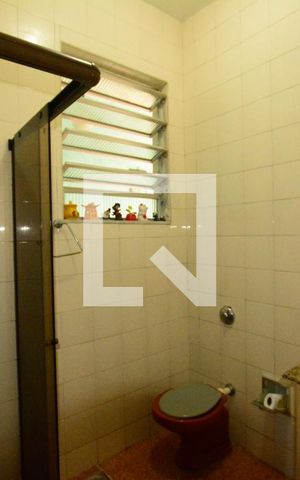Casa à venda com 250m², 2 quartos e 3 vagasBanheiro