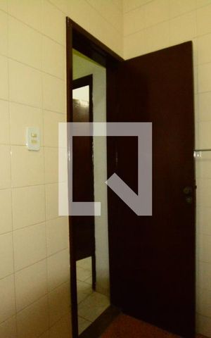Casa à venda com 250m², 2 quartos e 3 vagasBanheiro