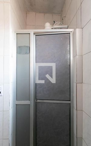 Casa à venda com 72m², 4 quartos e 1 vaga Casa à venda com 72m², 4 quartos e 1 vagaBanheiro 1