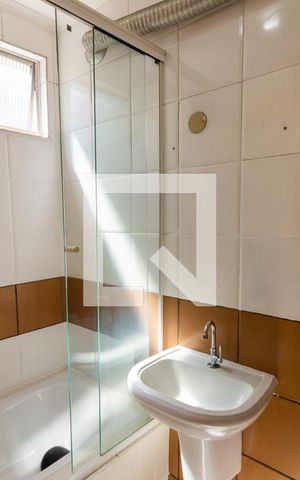 Apartamento à venda com 70m², 2 quartos e sem vaga Apartamento à venda com 70m², 2 quartos e sem vagaBanheiro