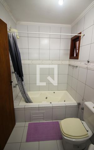 Casa à venda com 276m², 4 quartos e 3 vagas Casa à venda com 276m², 4 quartos e 3 vagasBanheiro da Suíte 2