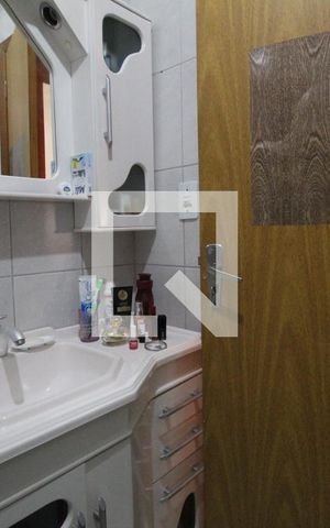 Casa de condomínio à venda com 74m², 2 quartos e 2 vagasBanheiro