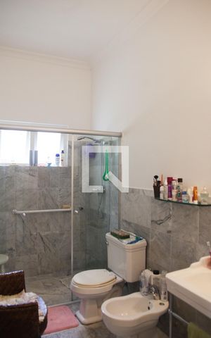 Casa à venda com 328m², 4 quartos e 4 vagasBanheiro da Suíte 3