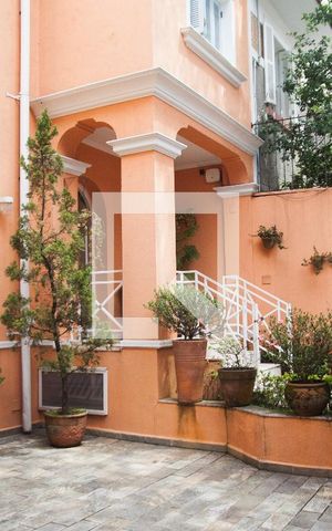 Casa à venda com 328m², 4 quartos e 4 vagasÁrea Externa