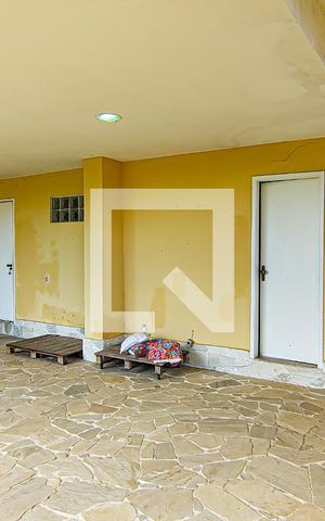 Casa à venda com 300m², 6 quartos e 1 vaga Casa à venda com 300m², 6 quartos e 1 vagaÁrea Externa