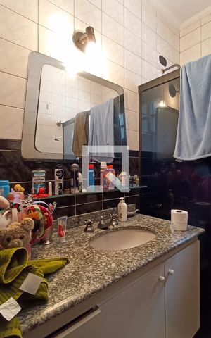 Casa de condomínio para alugar com 400m², 4 quartos e 4 vagas Casa de condomínio para alugar com 400m², 4 quartos e 4 vagasBanheiro social