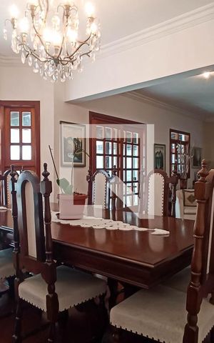 Casa de condomínio para alugar com 400m², 4 quartos e 4 vagas Casa de condomínio para alugar com 400m², 4 quartos e 4 vagasSala de jantar
