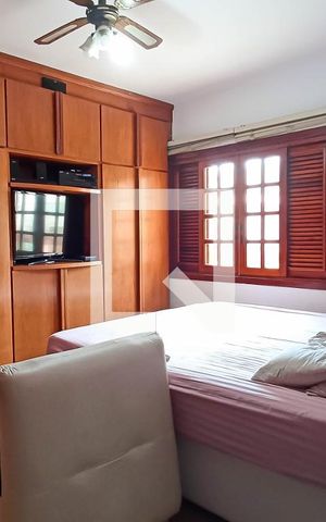 Casa de condomínio para alugar com 400m², 4 quartos e 4 vagas Casa de condomínio para alugar com 400m², 4 quartos e 4 vagasSuíte
