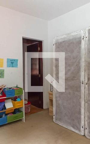 Casa de condomínio para alugar com 400m², 4 quartos e 4 vagas Casa de condomínio para alugar com 400m², 4 quartos e 4 vagasQuarto 2