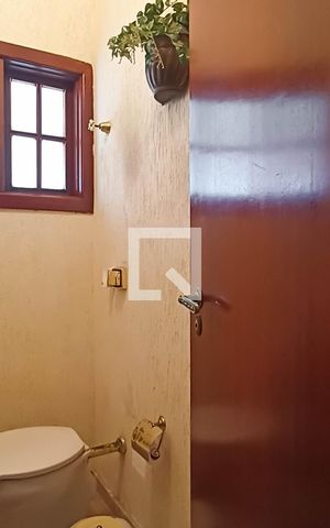 Casa de condomínio para alugar com 400m², 4 quartos e 4 vagas Casa de condomínio para alugar com 400m², 4 quartos e 4 vagasLavabo