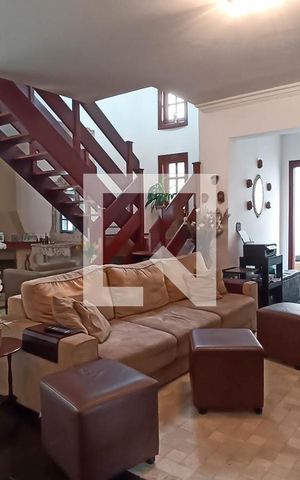 Casa de condomínio para alugar com 400m², 4 quartos e 4 vagas Casa de condomínio para alugar com 400m², 4 quartos e 4 vagasSala