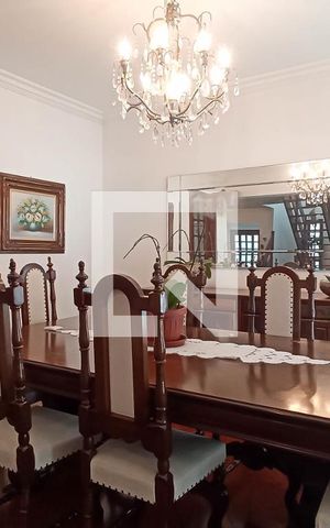 Casa de condomínio para alugar com 400m², 4 quartos e 4 vagas Casa de condomínio para alugar com 400m², 4 quartos e 4 vagasSala de jantar