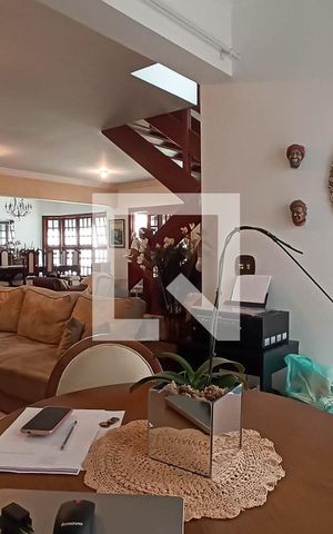 Casa de condomínio para alugar com 400m², 4 quartos e 4 vagas Casa de condomínio para alugar com 400m², 4 quartos e 4 vagasSala