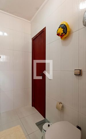 Casa de condomínio para alugar com 400m², 4 quartos e 4 vagas Casa de condomínio para alugar com 400m², 4 quartos e 4 vagasBanheiro suíte