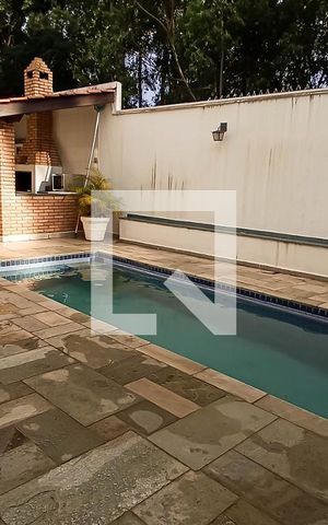 Casa de condomínio para alugar com 400m², 4 quartos e 4 vagas Casa de condomínio para alugar com 400m², 4 quartos e 4 vagasPiscina e área gourmet