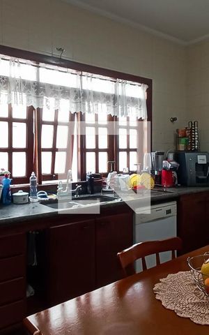 Casa de condomínio para alugar com 400m², 4 quartos e 4 vagas Casa de condomínio para alugar com 400m², 4 quartos e 4 vagasCozinha