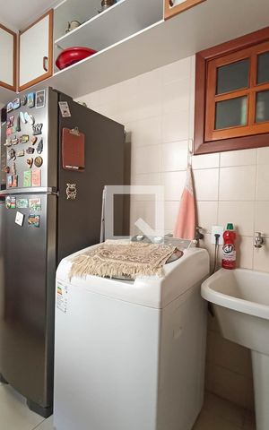 Casa de condomínio para alugar com 400m², 4 quartos e 4 vagas Casa de condomínio para alugar com 400m², 4 quartos e 4 vagasÁrea de serviço