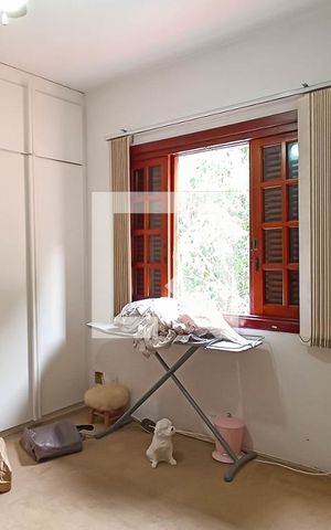 Casa de condomínio para alugar com 400m², 4 quartos e 4 vagas Casa de condomínio para alugar com 400m², 4 quartos e 4 vagasQuarto 2