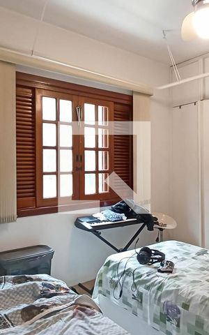 Casa de condomínio para alugar com 400m², 4 quartos e 4 vagas Casa de condomínio para alugar com 400m², 4 quartos e 4 vagasQuarto