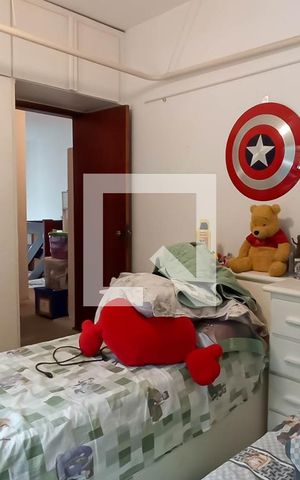 Casa de condomínio para alugar com 400m², 4 quartos e 4 vagas Casa de condomínio para alugar com 400m², 4 quartos e 4 vagasQuarto
