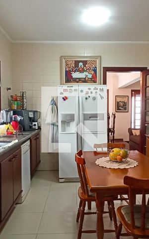 Casa de condomínio para alugar com 400m², 4 quartos e 4 vagas Casa de condomínio para alugar com 400m², 4 quartos e 4 vagasCozinha
