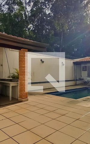 Casa de condomínio para alugar com 400m², 4 quartos e 4 vagas Casa de condomínio para alugar com 400m², 4 quartos e 4 vagasPiscina e área gourmet